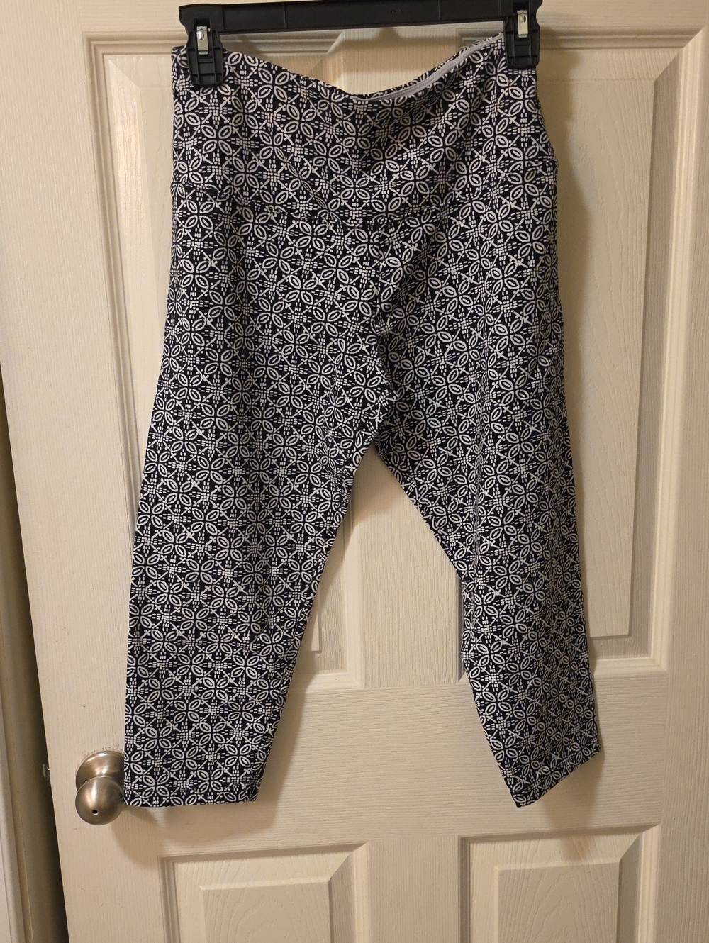 Women's Navy and White Patterned Capris